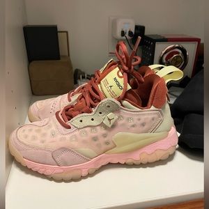 Nike pink and maroon Jordan’s. Size 6.5 great used condition.